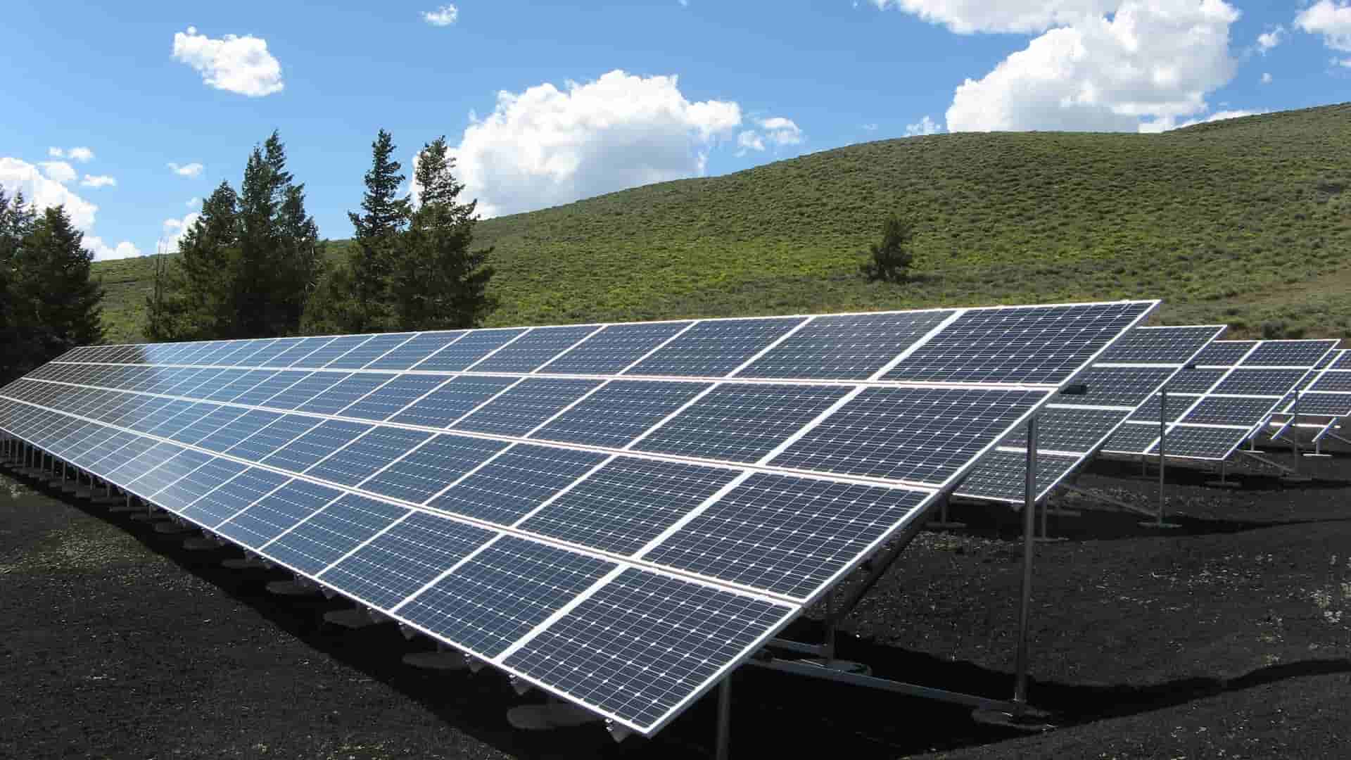 Campo de paneles solares